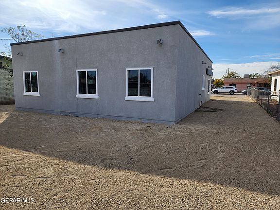 5th image of 305 Guadalajara Dr