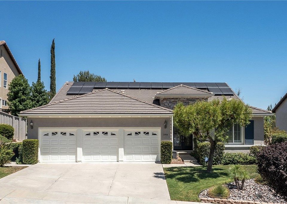 1st image of 31916 Birchwood Dr