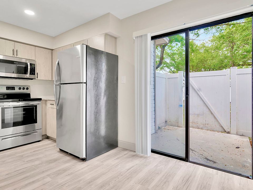 1st image of 8731 N 30th St #2B-1Ba-940Sqft