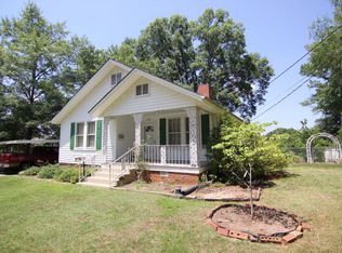 104 Ridgeway St, Abbeville, SC 29620