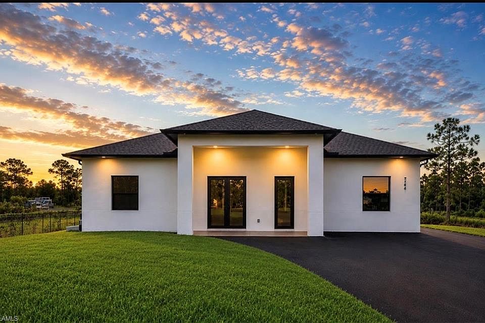 1st image of 4164 Everglades BLVD N