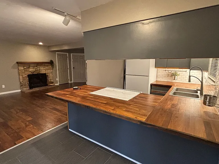 819 E San Miguel St #2 — Photo 15