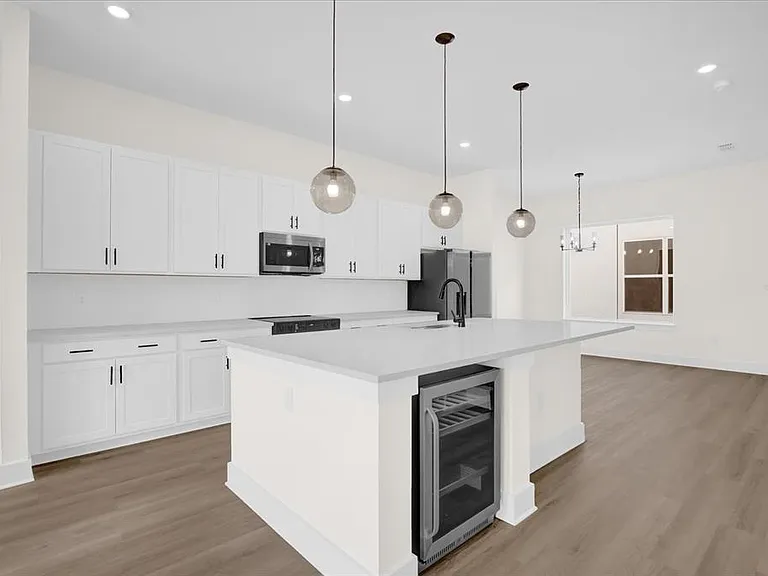 879 City Walk Ln — Photo 3