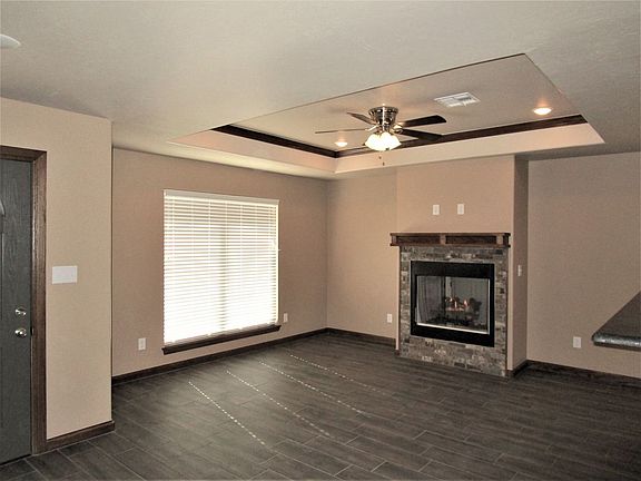 5th image of 2107 Valley View Rd