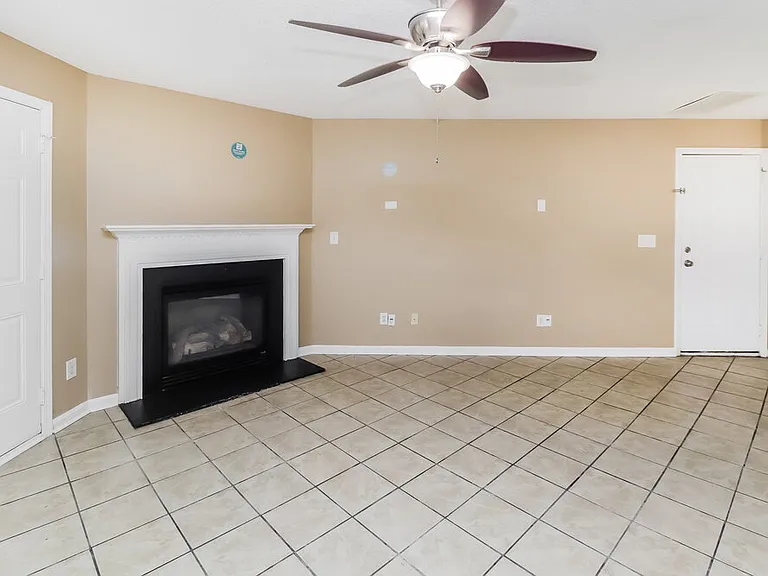 3005 Hunters Creek Ct — Photo 5