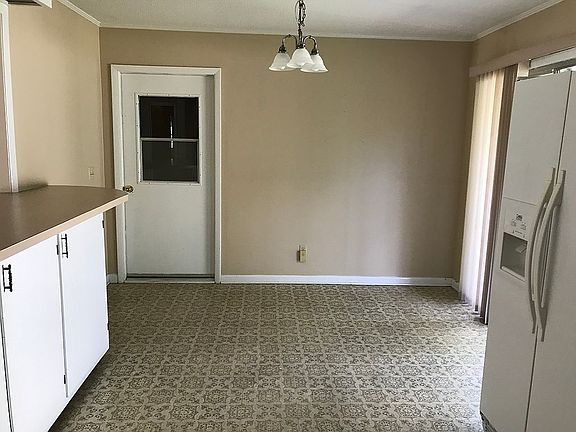 Kitchen and eat in area