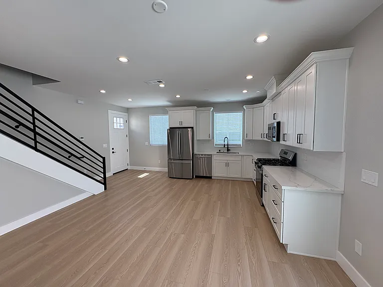 732 Owen Dr #101 — Photo 7