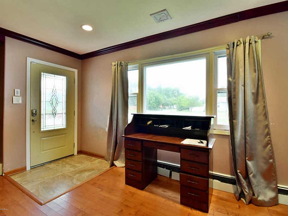 4th image of 112 Southampton Blvd