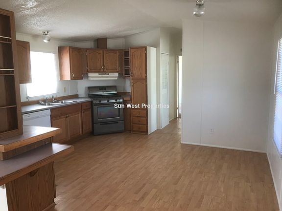 3rd image of 1301 Sanchez Ln