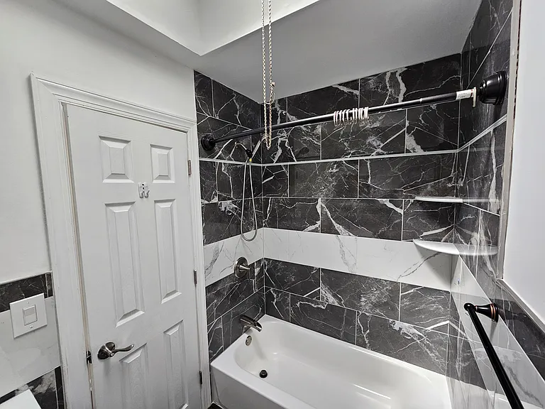 1612 Benson St #2 — Photo 4