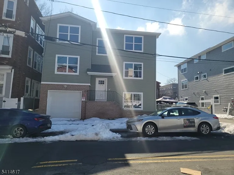 122 Rose Ter — Photo 1