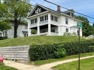 401 N Genesee St, Morrison, IL 61270