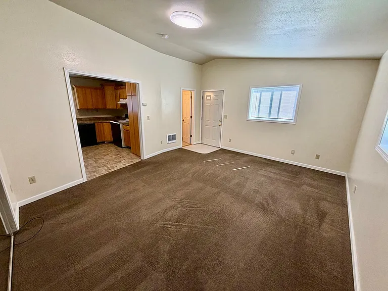 1004-1010 SE 24th Ave — Photo 7