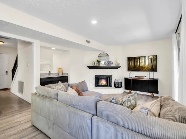 107 Maple Way N, Hendersonville, TN 37075