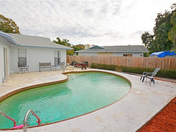 3rd image of 6638 Timberwood Cir N