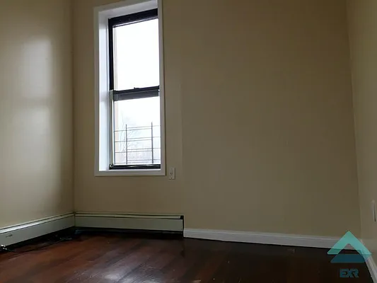 Rented by EXR | media 20