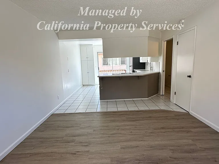 188 N Elm St #2B — Photo 3
