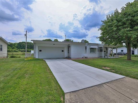 2nd image of 850 Seibert Ave