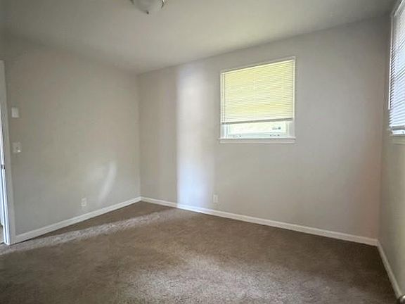 5th image of 2534 Glenrose Ave #B