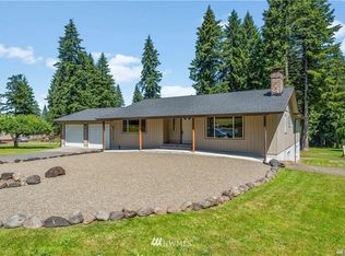 823 Si Town Rd, Castle Rock, WA 98611