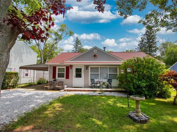 1375 Dorchester Dr, Madison, OH 44057