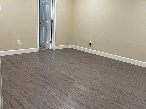 5th image of 6831 Wellwood Ct