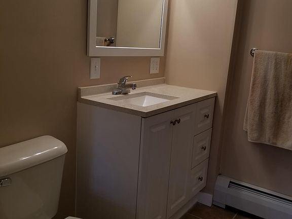 1st Floor Bathroom