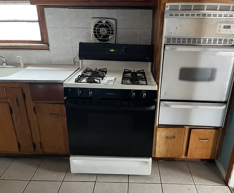 3 bed, $1,950 — Photo 4