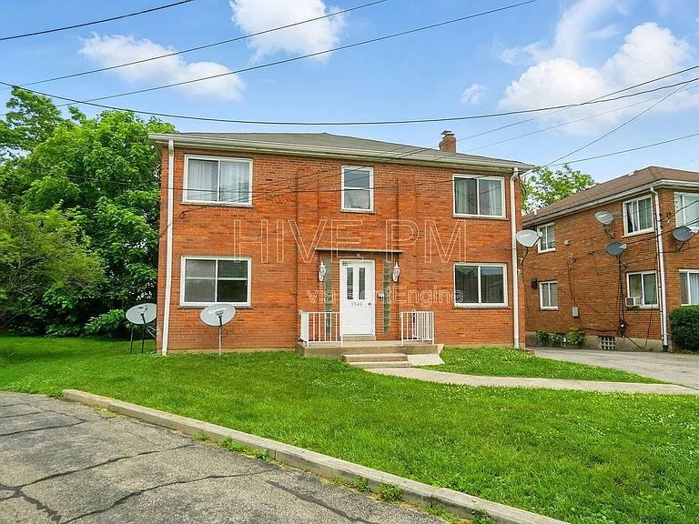 3926 E Gatewood Ln #1 — Photo 2