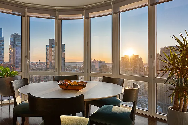 Sold by Compass | media 18