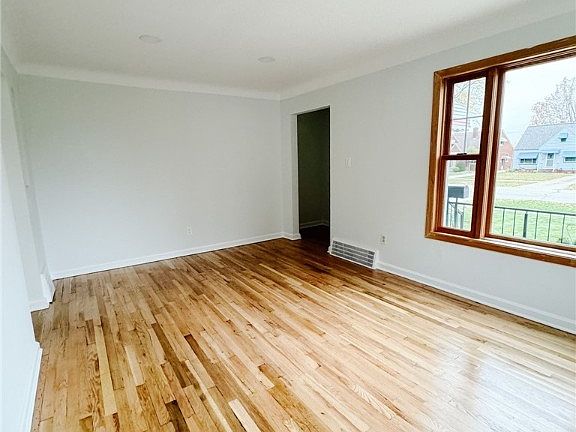 5th image of 4411 Grantwood Dr