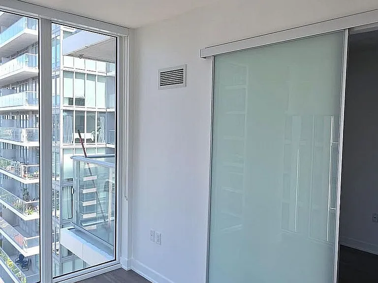 195 Redpath Ave #2212 — Photo 5