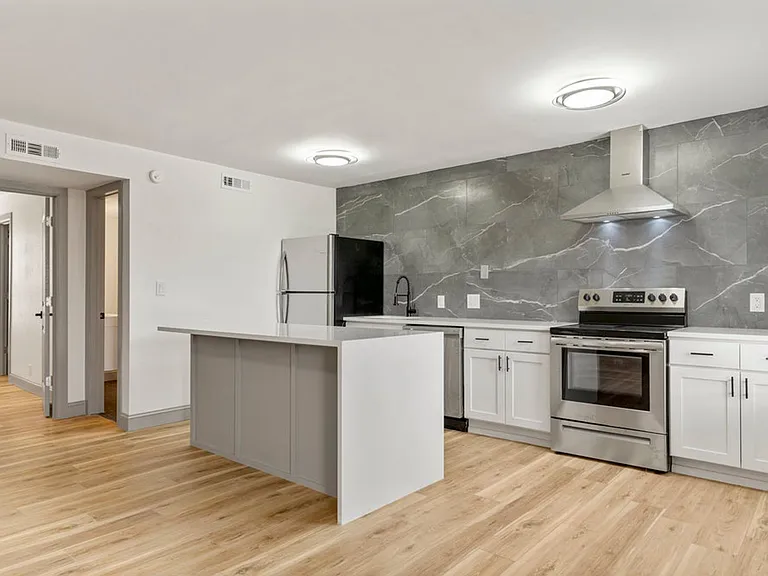 ONYX at 37th — Photo 4