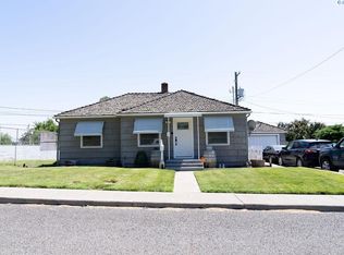 141 Hemlock Ave, Sunnyside, WA 98944