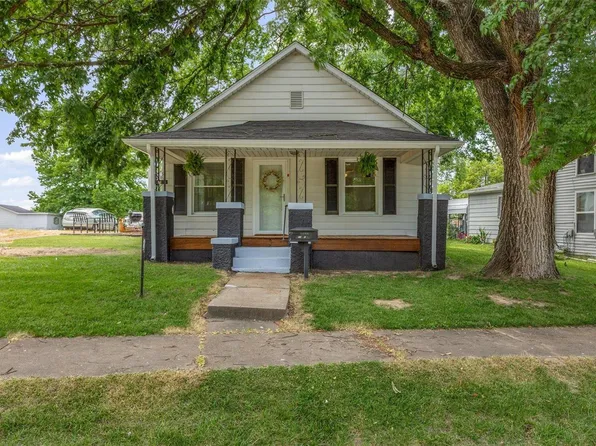 309 S School St, Desloge, MO 63601