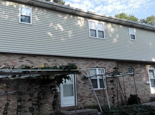 615 S 16th St, Mattoon, IL 61938