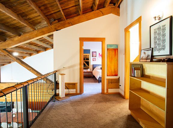 4th image of 3450 SE Alder St #717