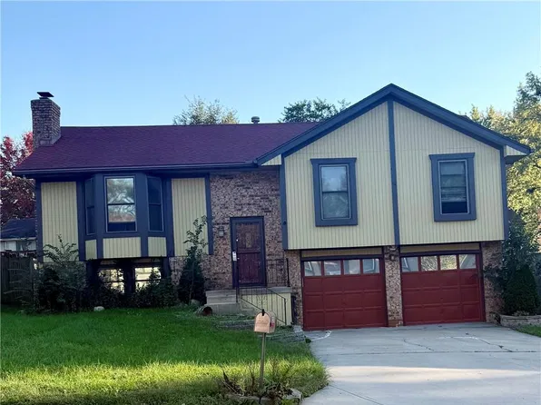 8235 Splitlog Ave, Kansas City, KS 66112