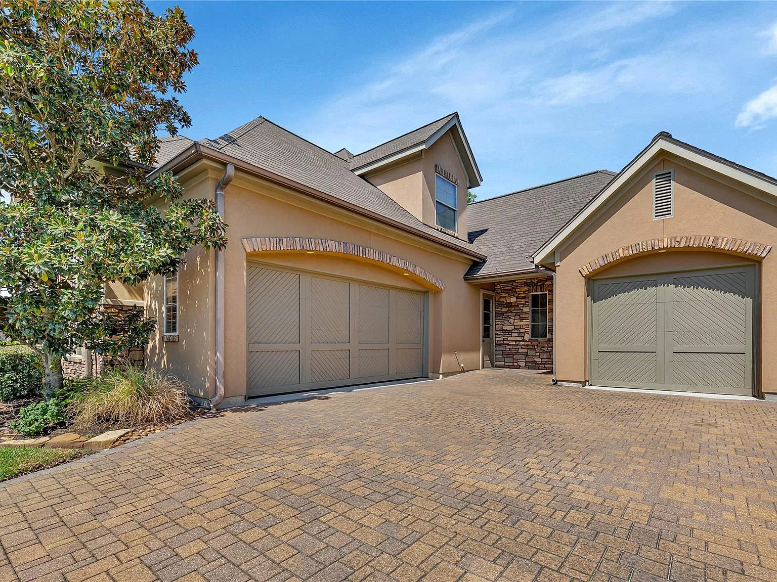5 bed, 5.5 bath, 5359 sqft, $10,500 — Photo 3