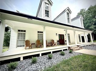 128 Golden Hills Dr, Woodstock, GA 30189