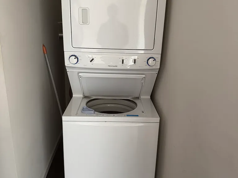 IN Unit Washer/Dryer