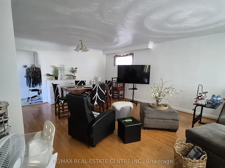 71 Gunton Dr #UPPER — Photo 12