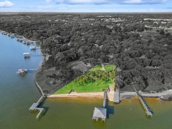 12424 Lake Forest Dr, Azle, TX 76020