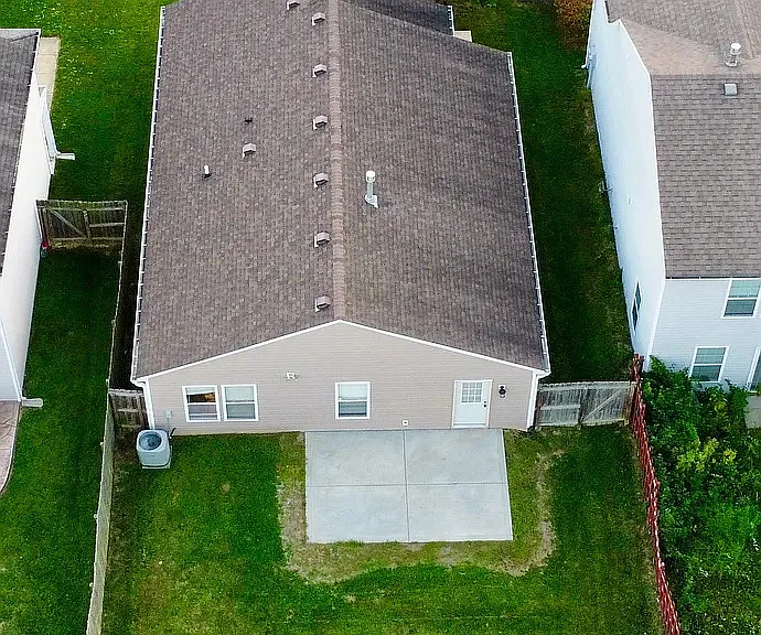 1719 Elijah Blue Dr — Photo 5