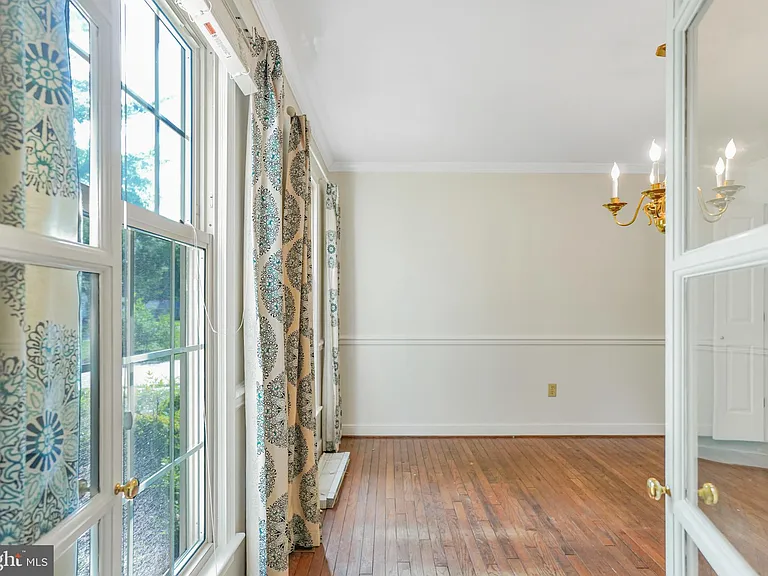 629 Lancaster St — Photo 25