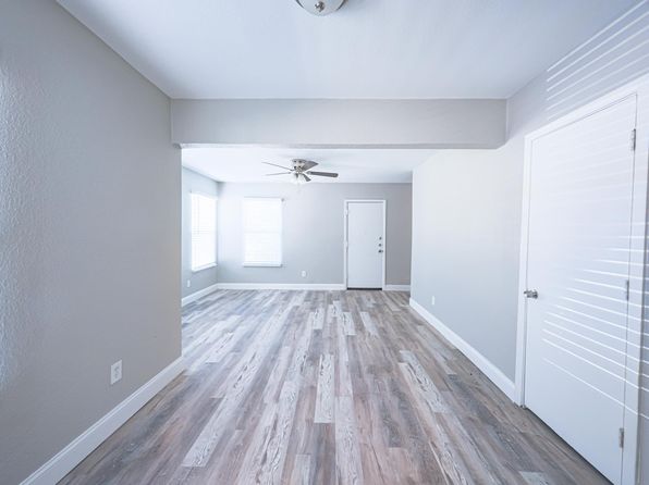 223 SE 13th St APT 2