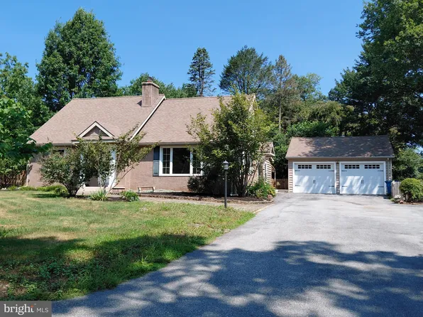 11 Manor Dr, West Chester, PA 19380