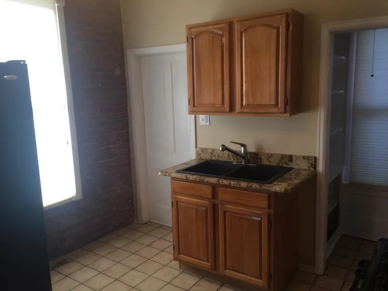 3425 Bryant St — Photo 8