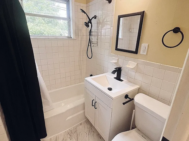 1688 Clyde Pl — Photo 9