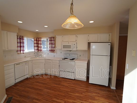 2nd image of 8521 S Upham Way